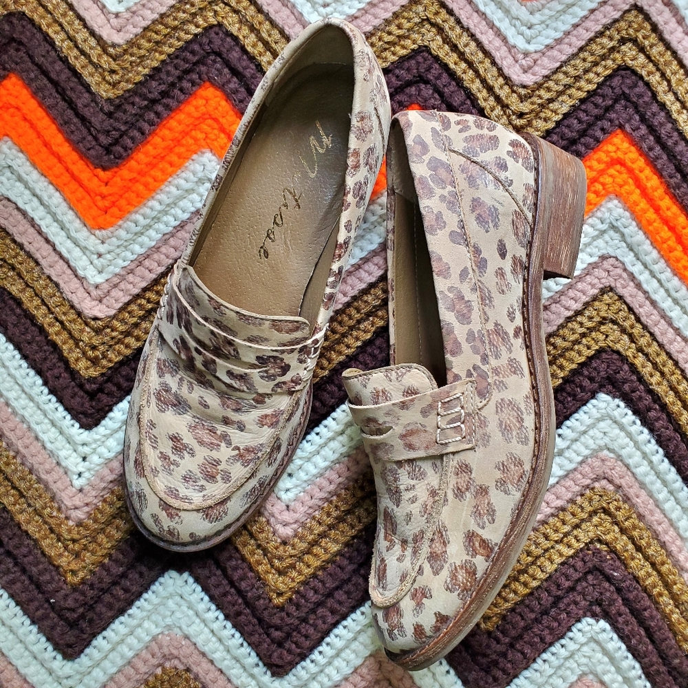 Matisse Crescent Leopard Print Leather Loafers Slip On Size 6